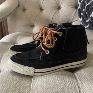 converse moccasins
